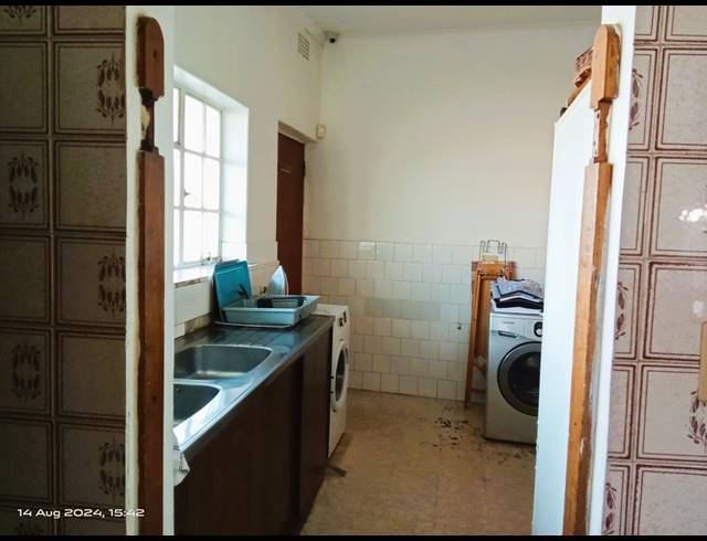4 BEDROOM HOUSE FOR SALE IN JAMESON PARK